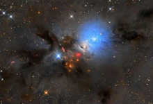 位于約850光年的英仙座分子云及其星云的多波長(zhǎng)圖像