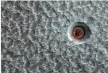 美國(guó)國(guó)家航空航天局捕獲了一個(gè)火星隕石坑歷時(shí)6年
