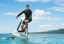 Manta5 Hydrofoil eBike是一款可以騎在水上的電動(dòng)自行車