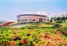 青島大學(xué)音樂(lè)學(xué)院位于中國(guó)著名的海濱城市 連續(xù)十年獲得山東省重點(diǎn)學(xué)科