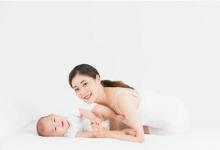 嬰兒多大可以扶著腋下站立會(huì)有什么不好影響嗎