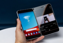 Surface Duo可以在任一屏幕上運(yùn)行正常的Android手機(jī)應(yīng)用程序