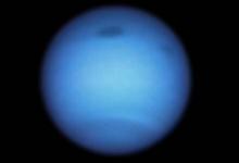 海王星上的巨大黑暗風暴似乎脫落了碎片并改變了方向
