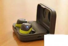 日常生活:給藍(lán)牙耳機(jī)充電要怎么充