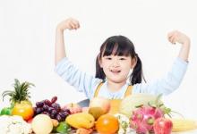 孩子在換牙期的時候應(yīng)該吃什么好呢