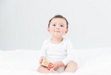 夏天到了應(yīng)該用什么尿布合適呢