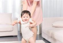 新生兒幾個(gè)月會(huì)對(duì)焦看人了多大才能看清