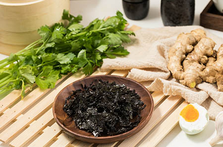 螞蟻彩色簡(jiǎn)筆畫(huà)的畫(huà)法3