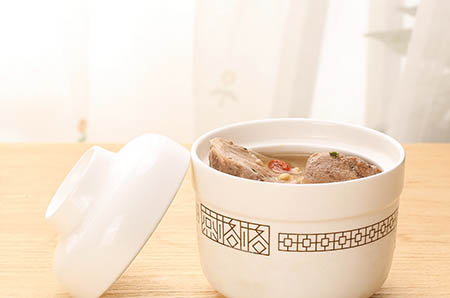 萬(wàn)圣節(jié)環(huán)保紙筒木乃伊制作方法4