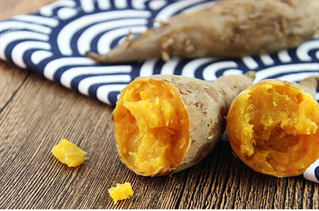 簡(jiǎn)單彩紙母雞貼畫(huà)制作方法2