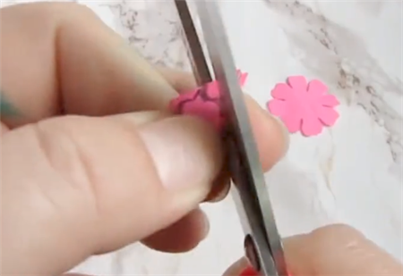 勞動節(jié)花朵卡片制作方法1